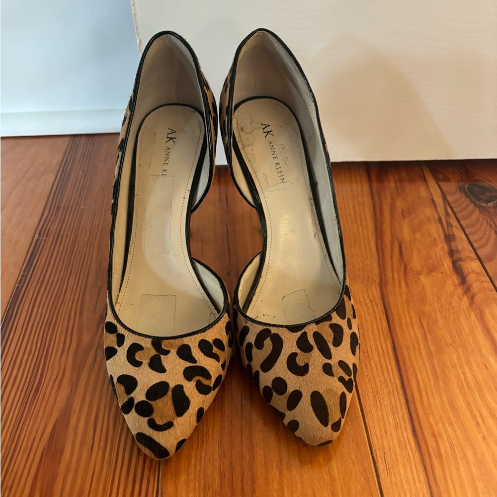 Anne Klein leopard pumps